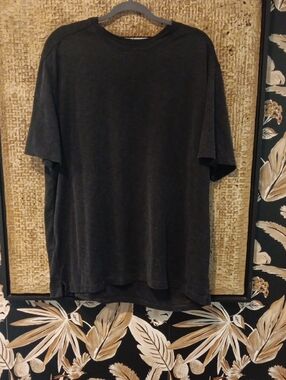 Tommy Bahama Charcoal Black Short Sleeve Crew Neck Tee